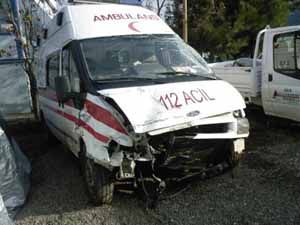 Hasta taşıyan ambulans kaza yaptı!