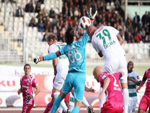 Hakem Yıldırım Konyasporun galibiyetini çaldı