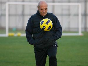 Ziya hoca transferlere kefil oldu