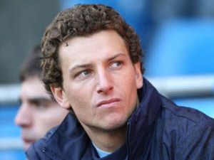 Elano Galatasaraya öyle bir gol attı kii...