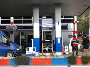 Kaçak akaryakıt kullananlar yakayı ele verdi