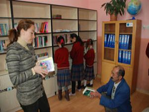 Karataydaki okullara 13 kütüphane daha
