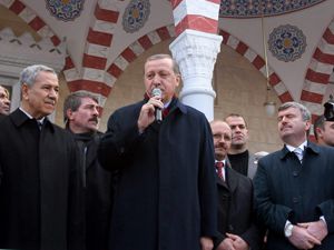 Cuma namazını Zeki Altındağ Camiinde kıldı