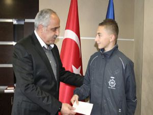 Özel İdare, atletlerini ödüllendirdi