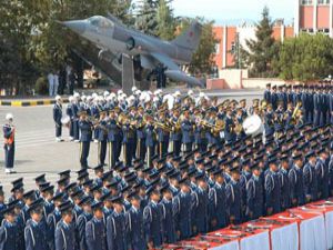 Konyada pilotlar diplomalarını aldı