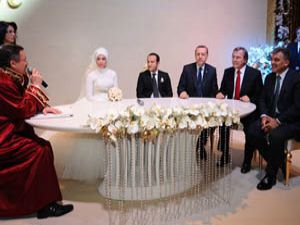 Devletin zirvesi nikah şahidi oldu