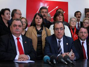 Karttan Başörtüsü yasağına destek