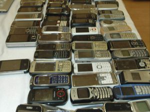 Çalıntı telefonlar sahiplerini bekliyor