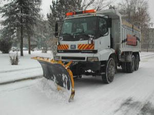 Selçukluda kar ve buzlanmaya tedbir
