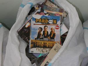 Konyada korsan film operasyonu