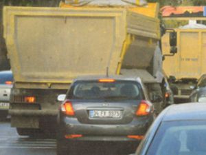 Harfiyat kamyonu Başbakana yakalandı