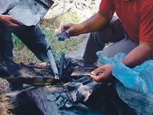 Helikopterin yakılan bazı parçaları bulundu