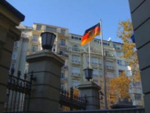 Almanyadan tarihi karar: Türkler vizeden muaf