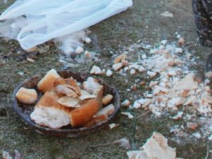 Açları da düşünün!