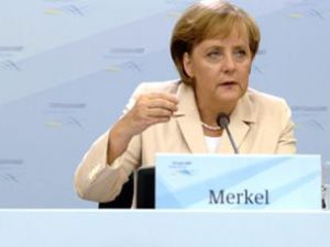 Merkel: Kaddafinin konuşması ürkütücüydü