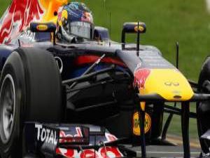 Vettel kaldığı yerden