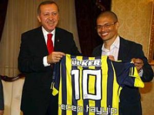 Alex Türk oldu!