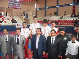 Özel İdareye 1 ikincilik, 4 üçüncülük