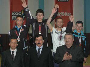 Selçuk, Halterde birinci oldu