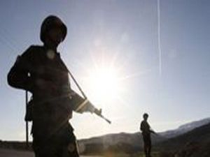 Tuncelide karakola saldırdılar