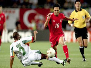 Milli futbolcudan şok karar