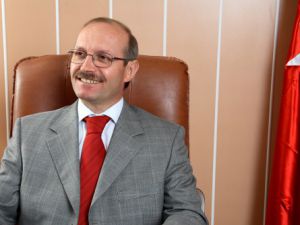 Sorgun, "Barış içindeki yarışa gölge düşürmeyin"