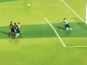 Böyle de gol yenirmi