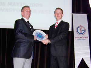 Genç girişimcilere nezaket ve protokol eğitimi