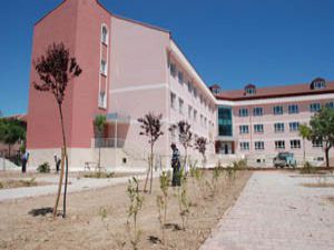 Eğitim alanları yeşilleniyor