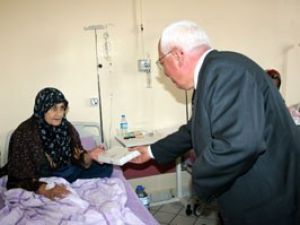 Özbuğday hastaların kandilini kutladı