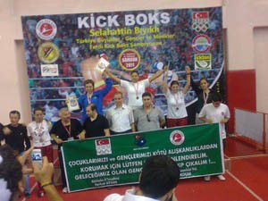 Kick boksta Konyanın gururu oldular