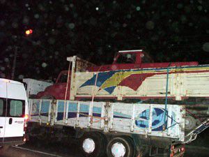 Kamyon kasasında kamyon görenleri şaşırttı