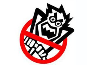 Kamyon sürücüsü polis memurunu yaraladı