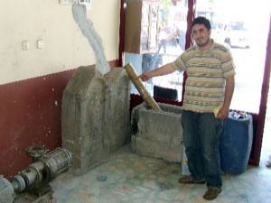 Tarihi lahitler, malzeme kovası oldu