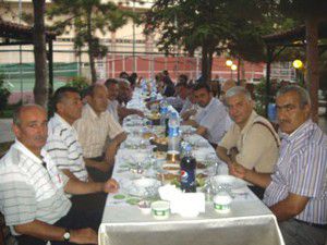 İftar yemeğinde biraraya geldiler