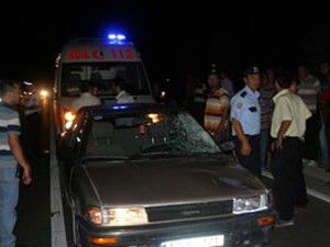 Camiye giderken kazada can verdi