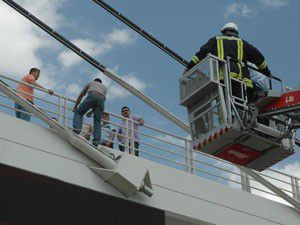 İşsiz baba intihara kalkıştı