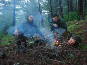 Sen oğlunu geri dönmez say annem, üzülme annem