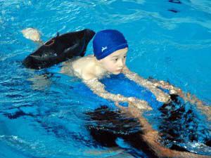 Geleceğin yüzücüleri birincilik için yarıştı