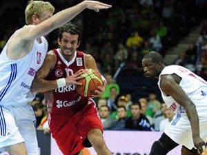 12 Dev Adam ezip geçiyor: 90-61