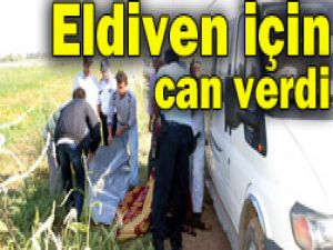 Yere düşen eldivenlerini alacaktı