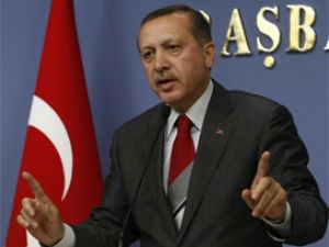 Merakla beklenen paket açılıyor