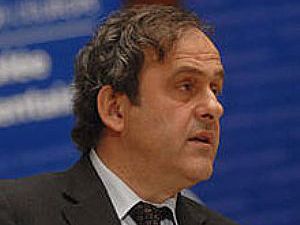 Platini Fenerin yakasını bırakmıyor