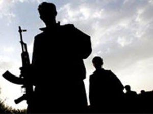 Teröristler kaçırdıkları korucuyu bıraktı