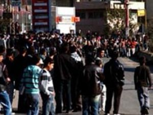 Esnaf PKK eylemcilerini dövdü