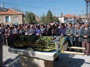 Konyalı öğretmene son görev