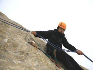 8 Dağcı helikopterlerle kurtarıldı