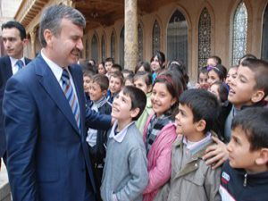 Konya Büyükşehirden öğrencilere eğitim yardımı