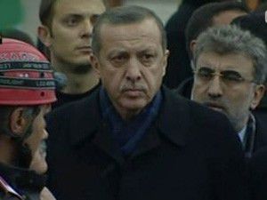 Başbakan Bayram Otelinin enkazında