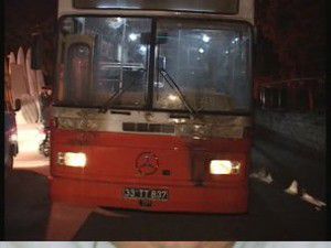 Düğüne giden otobüse saldırdılar